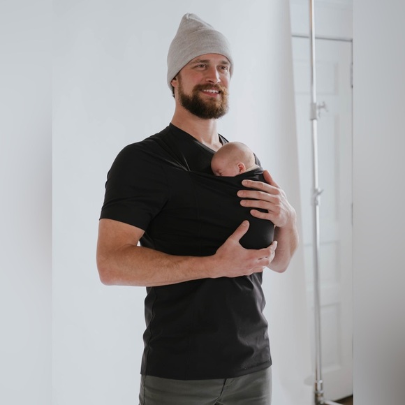 Black Men's Lalabu Carrier Shirt - Picture 1 of 7
